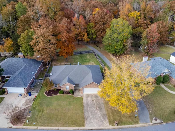 199 Diamond Point Dr, Maumelle, AR 72113