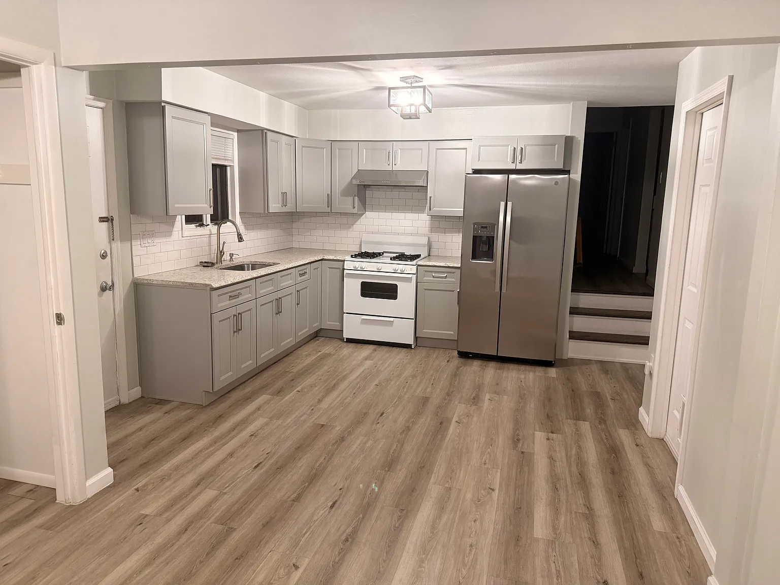 2 bed, 1000 sqft, $2,500 — Photo 1
