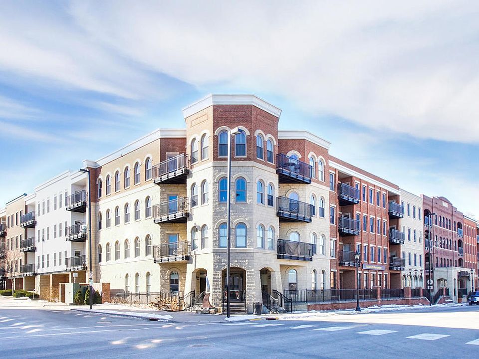 1st image of 350 Main St N Unit 314