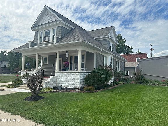 3rd image of 660 Perry St