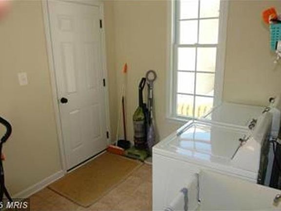 4th image of 15119 Kroll Ln