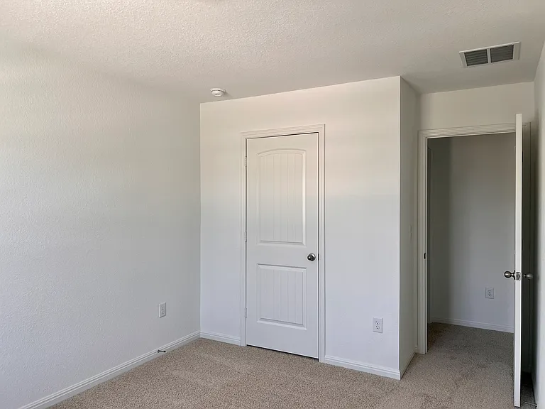220 Saide St — Photo 16