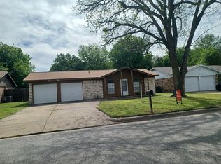 6909 Maryhill Rd, Forest Hill, TX 76140