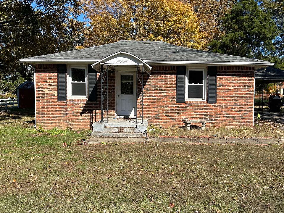 1st image of 226 Magnolia St