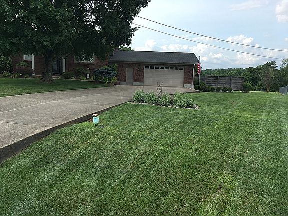4th image of 398 Kentucky Ct