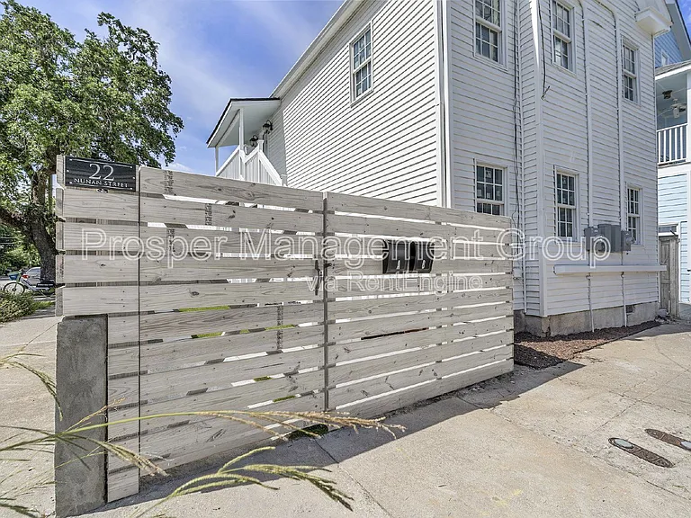 22 Nunan St #A — Photo 18