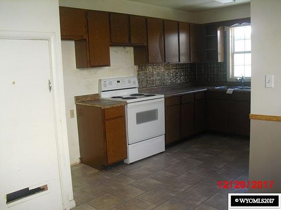 5th image of 711 Washakie Ave