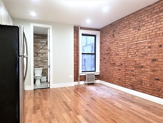 Rented by The Hamilton Group | media 2