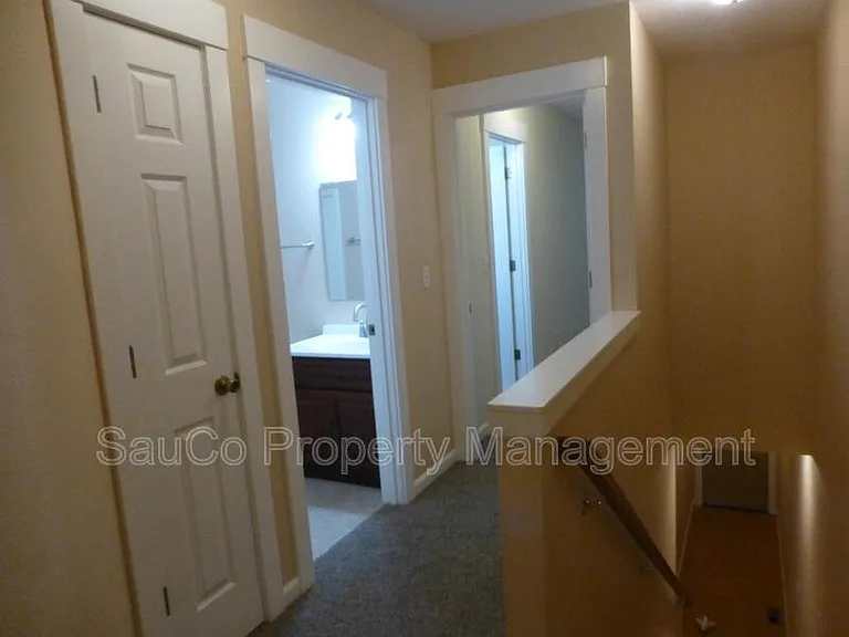 1109 NE 106th Ave — Photo 9