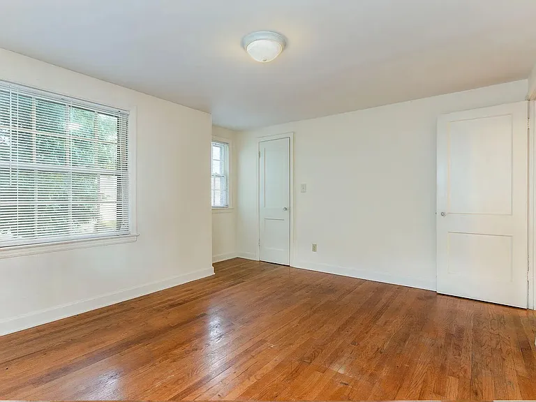 7226 Wyandotte St #7226 — Photo 9