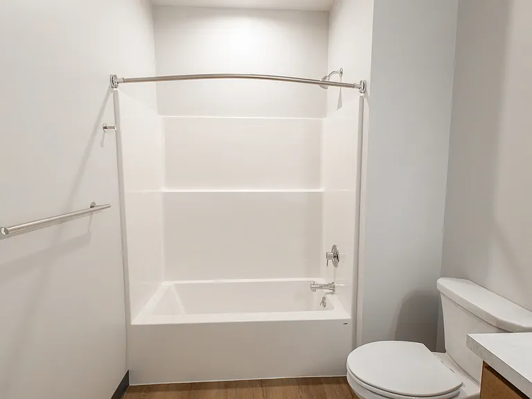 611 Carey Ave N #101 — Photo 7