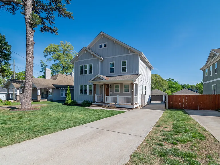 1005 State St — Photo 2