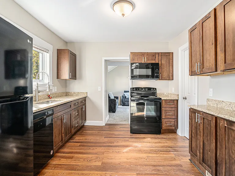 308 S Adelaide St — Photo 14