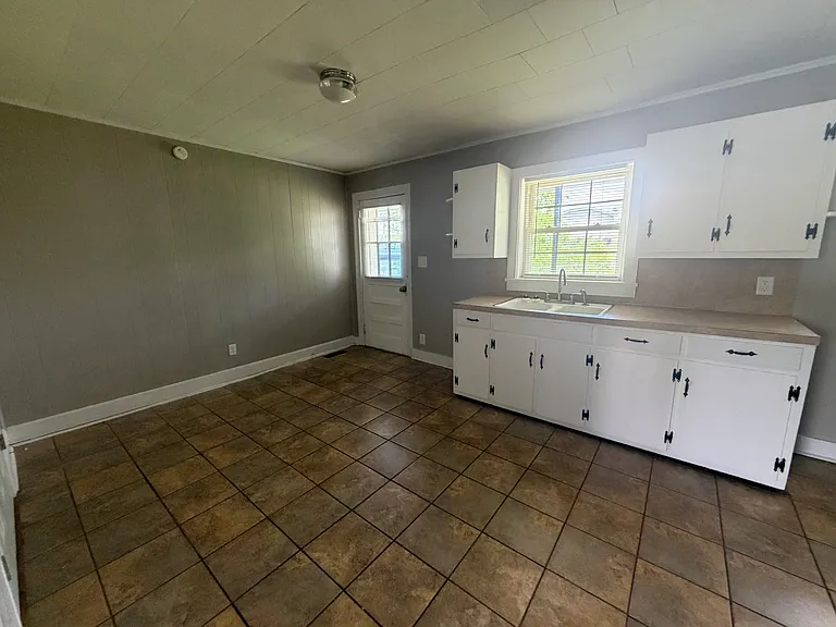 6720 Blue Springs Pkwy #1 — Photo 4