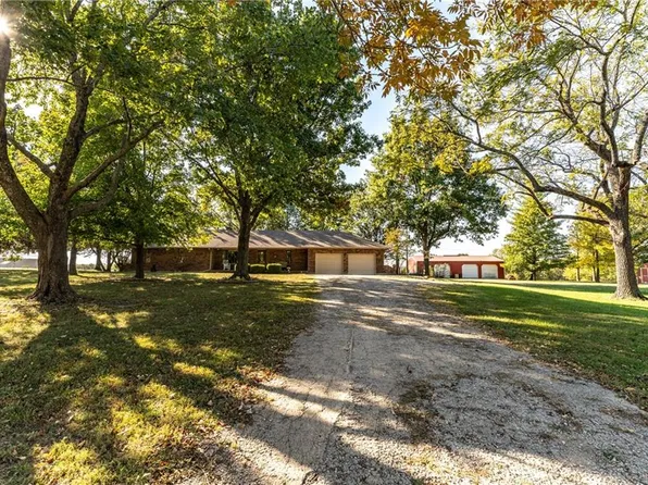2825 NW County Road 11002, Adrian, MO 64720