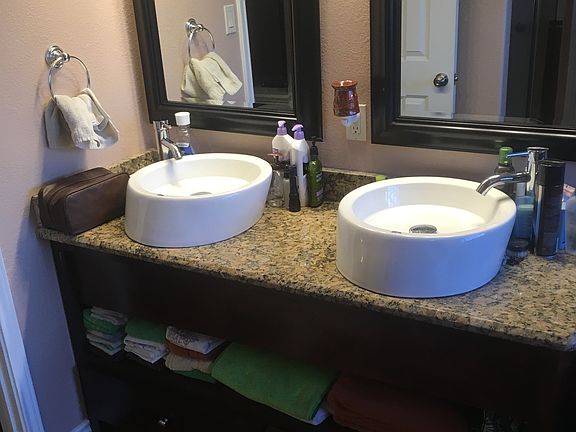 Dual sinks in Master bath. 