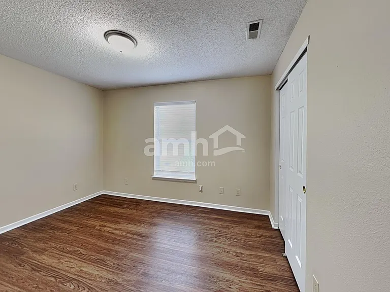 1917 Blue Pine Ln — Photo 14