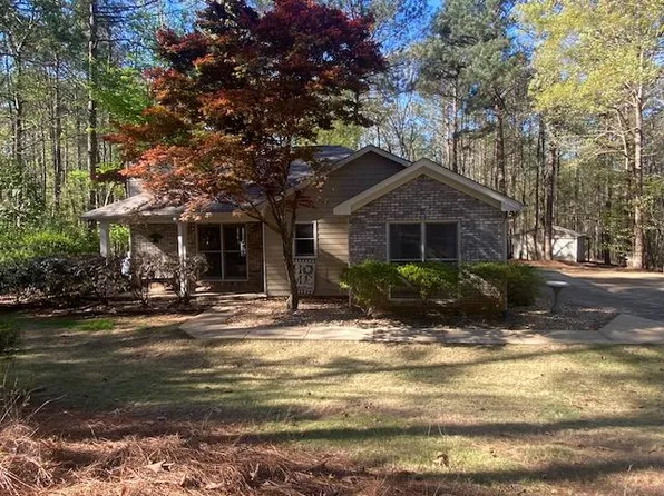 245 Commodore Dr, Hamilton, GA 31811