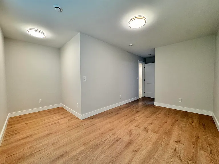 6680 Waltham Ave #S1 — Photo 10