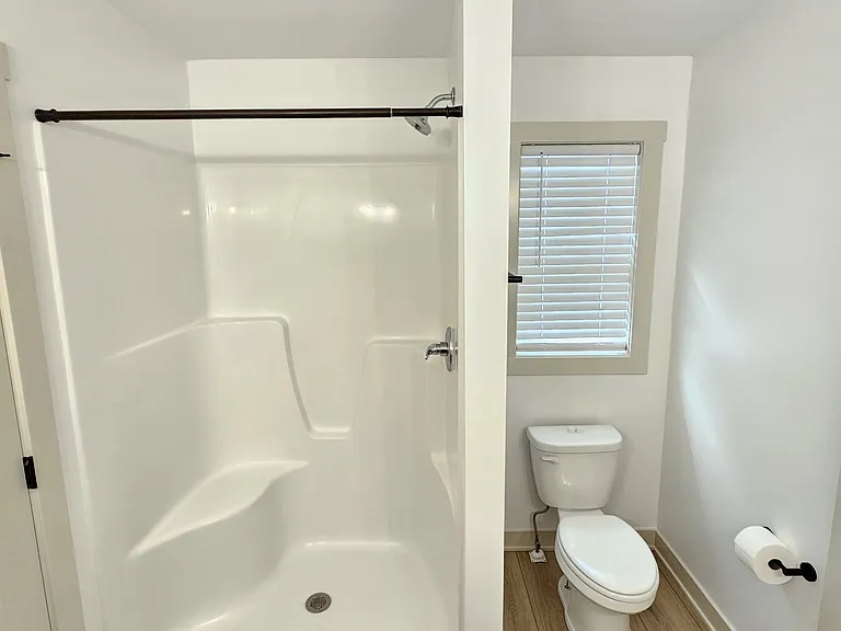 210 E Broadway St — Photo 10