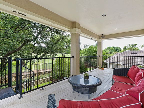 Balcony views w/spiral stair