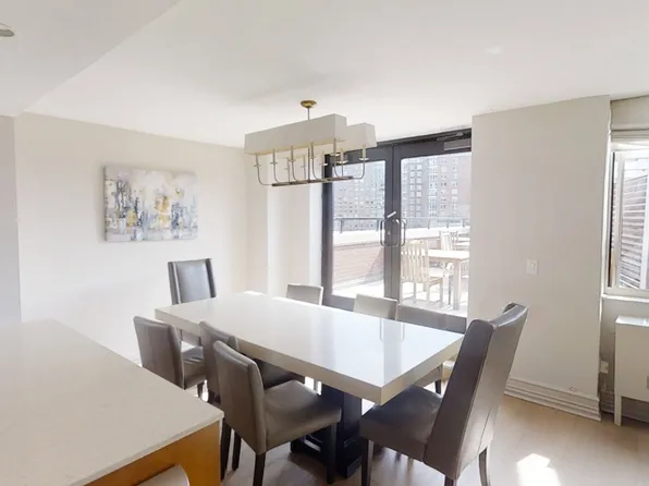 400 Chambers Street image 13 of 15