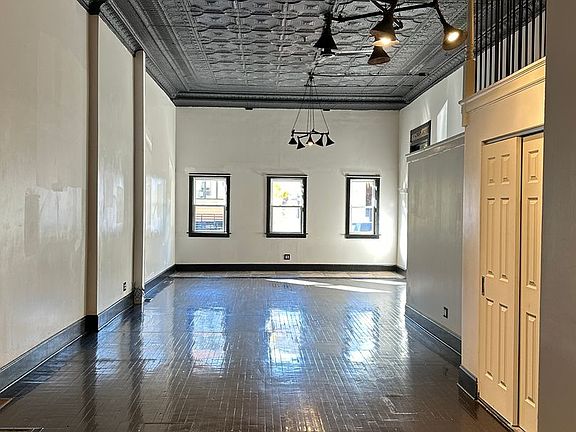 2nd image of 1827 S Racine Ave #1F