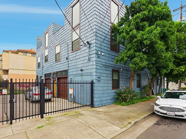 1004 9th Ave — Photo 22