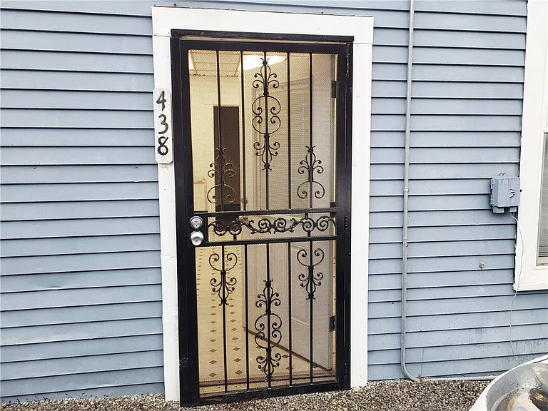 438 S Maple Ave — Photo 3