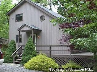 1086 Forest Ct, Lake Ariel, PA 18436