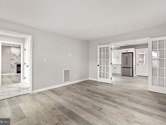 5th image of 6716 Farmstead Ln