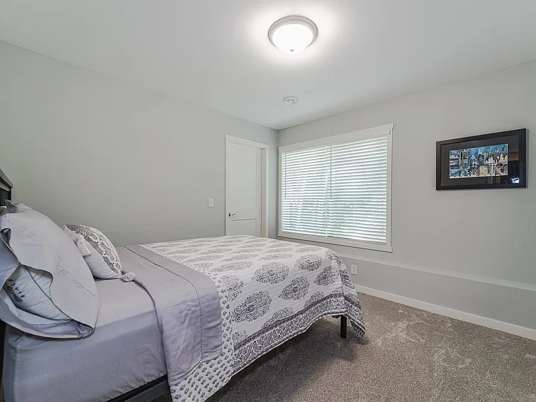 5175 Ranchview Ln N — Photo 32