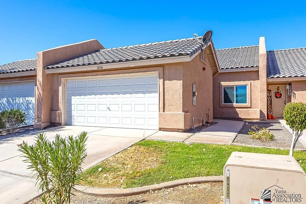 3 bed, 2.0 bath, 1200 sqft, $1,450 — Photo 2