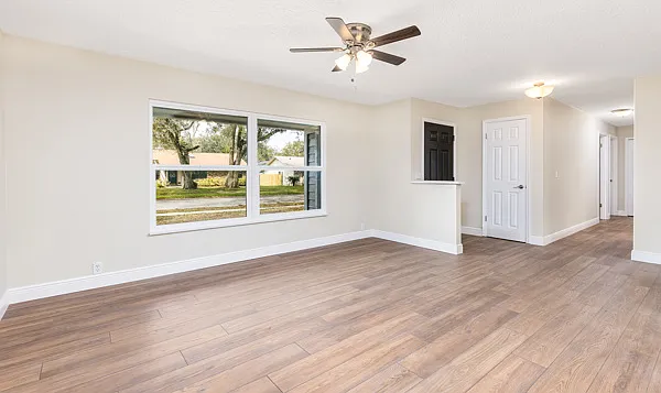 321 Ferdinand Dr — Photo 2