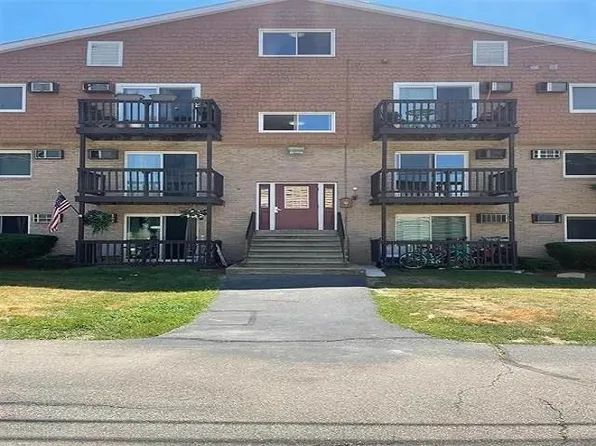 310 Brook Vlg #18, Nashua, NH 03062