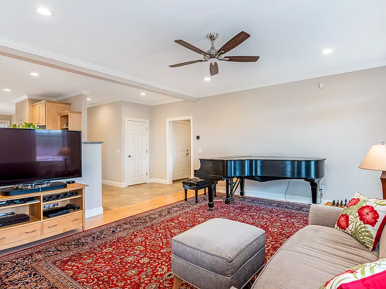 266 N Jefferson Rd — Photo 33