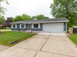 2037 Thornhill Dr, South Bend, IN