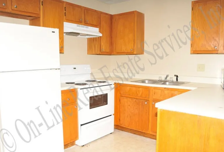 701 Navarro Dr #D — Photo 4