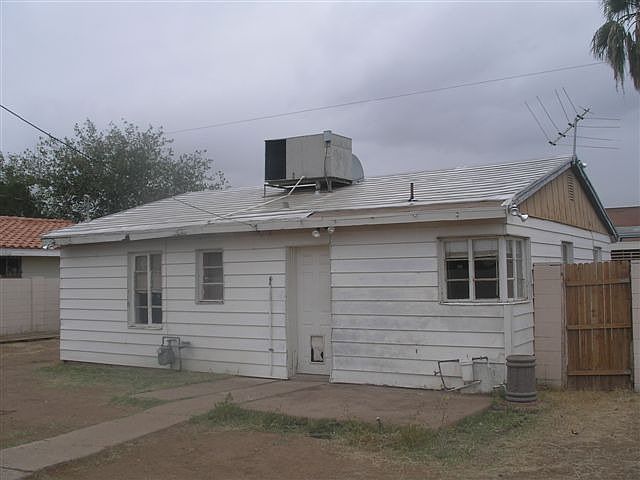 2nd image of 2001 W Encanto Blvd