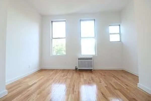 Rented by Compass | media 9