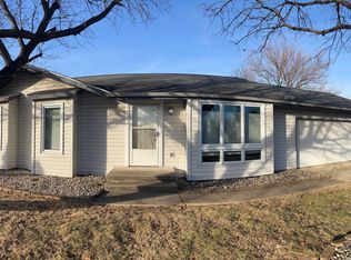 2630 Cedarridge Dr, Columbus, IN 47203