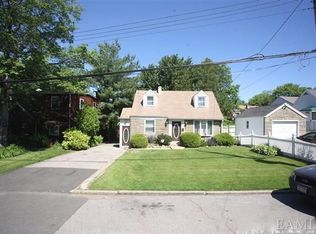 10 Keystone Rd, Yonkers, NY 10710