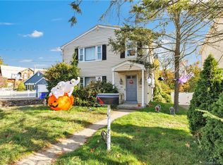 138 School St, Fairfield, CT 06824