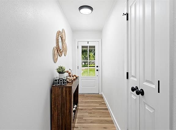 3rd image of 7095 Scotts Dr