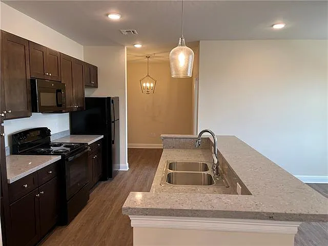 2 bed, 2.0 bath, 1265 sqft, $1,650 — Photo 4