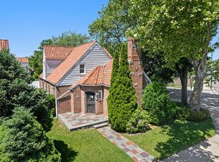 50-02 195th St #1, Fresh Meadows, NY 11365