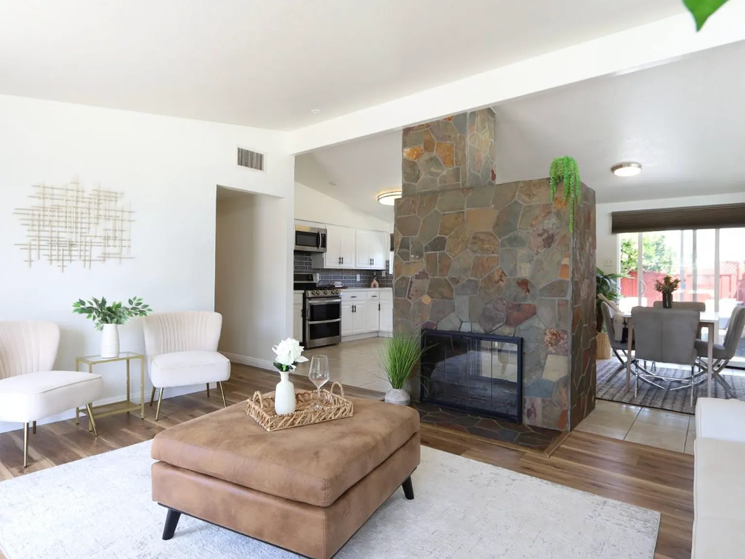 3 bed, 1335 sqft, $3,800 — Photo 4
