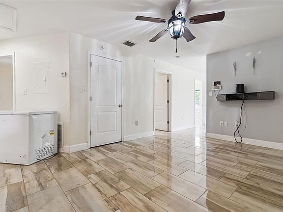 5th image of 2260 DOLARWAY STREET