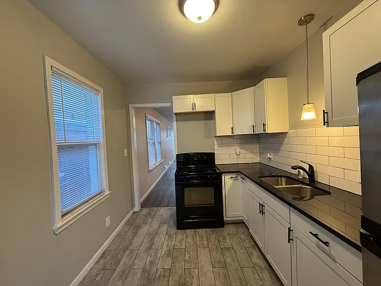 349 Westminster St — Photo 11