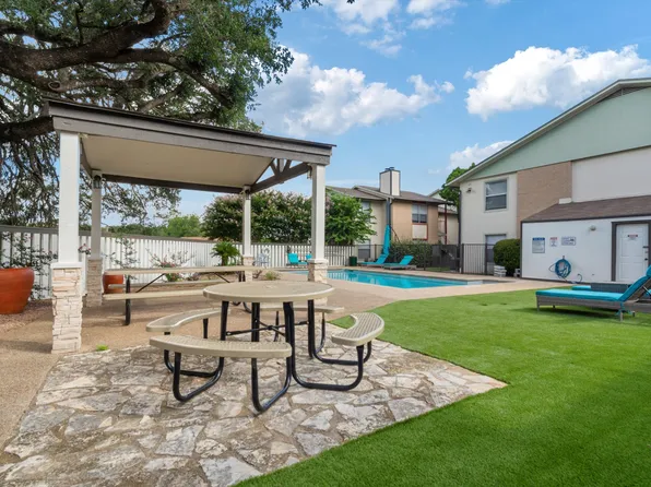 Langtry Apartments